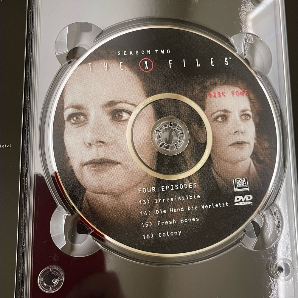 X Files Complete Second Season - Picture 10 of 16